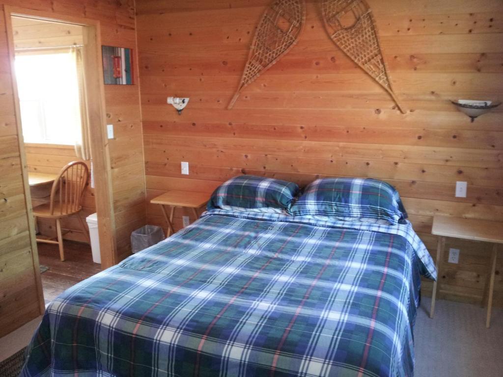 Steamboat Mountain Chalets Hotel Spillimacheen Værelse billede