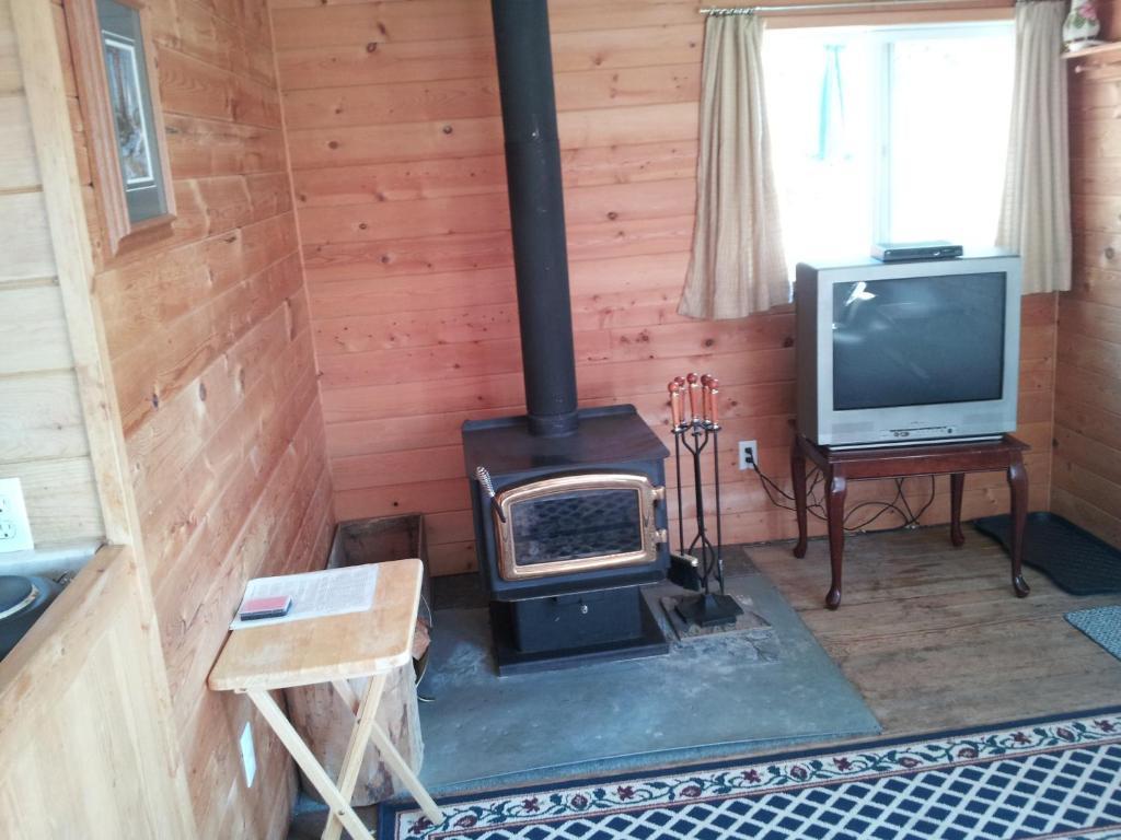 Steamboat Mountain Chalets Hotel Spillimacheen Værelse billede